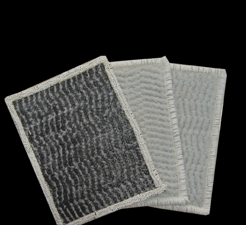 人工湖專(zhuān)用膨潤(rùn)土防水毯